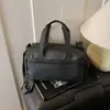 Nova bolsa pequena esportiva para academia, design simples, grande capacidade, estilo transversal, à prova d'água, para uso externo, armazenamento e viagens