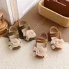Sapatos Mary Jane florais para meninas, coleção primavera/outono 2026, com fecho de fivela, sola macia, estilo princesa, camurça retrô, sapatos de bico raso para meninas pequenas