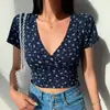 Top corto floral americano estilo retro con cuello en V cruzado, corte ajustado, ombligo expuesto y mangas cortas para mujer, nuevo estilo de moda verano 2025