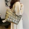 Bolsa de ombro com textura de nicho, bolsa simples da moda, grande capacidade feminina, nova classe 2024, bolsa tote para viajante