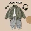 Conjunto de Jaqueta Outerwear Gola Alta Vintage Americano Novo Estilo 2026 para Crianças Pequenas e Médias Primavera e Outono Moda Streetwear Cool Conjunto de Duas Peças