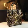 Bolso de Hombro Cruzado Versátil Negro Elegante para Mujer de Cuero Genuino Gran Capacidad Nuevo Modelo 2026 con Patrón de Cocodrilo Lujo Ligero