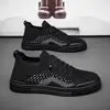 Tênis Masculino Mesh 2026 Novo Estilo Masculino Respirável Leve Fino Antiodor Slip-on Casual Superfície em Mesh Calçados Casuais de Verão