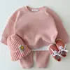 Estilo coreano ins Suéter de algodón con cuello redondo de oso para bebé recién nacido y niño pequeño Conjunto deportivo Casual de dibujos animados para bebé Conjunto de dos piezas