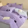 Novedad Invierno 2025 Juego de Cuatro Piezas de Cama de Terciopelo de Leche Bordado Toalla Sábanas Engrosadas Funda de Edredón Cama Sábanas de Cama Ropa de Cama de Terciopelo Coral