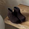Novas Botas Infantis Outono e Inverno 2025 Estilo Britânico Versátil Retrô Sapatos de Bebê Botas Curtas Femininas de Camurça