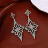 Brincos de Tarraxa com Pingente Redondo de Zircônia Cúbica e Franja Prateada Leve Luxo Toque de Alto Padrão Estilo Vintage Brincos Elegantes Modernos Acessórios de Brinco Versáteis
