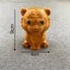 Adorno de Gato Curioso de Boj Lindo Animal Creativo Mini Juguete de Gato de Madera Pieza de Mano Regalo de Cumpleaños