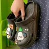 Clogs de enfermeiro respiráveis de novo estilo, modernos, fofos, leves para uso externo no verão 2026, sandálias de exterior