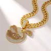 Hip-Hop Europeo y Americano Flamenco de Diamantes Completos Dibujo Animado Anime Colgante Aleación Cadena Cubana Collar de Moda Callejera para Hombres Venta al por Mayor