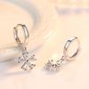 Aretes de Alta Calidad, Aretes Plateados para Mujer, Joyería Simple y Versátil para la Oreja, Dulces Aretes de Flor Sydney para Mujer