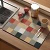 Patrón a cuadros vintage forma irregular tierra de diatomeas absorbente cuero encimera de cocina posavasos de café escritorio resistente al calor mantel individual