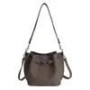 Bolso Pequeño Retro de Gama Alta para Mujer 2026 Nueva Moda Versátil Bolso Cruzado Exquisito Bolso de Hombro Debajo del Brazo Bolso Cubo