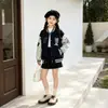 Roupas infantis para meninas, jaqueta de outono super estilosa, novo modelo 2026, jaqueta baseball primavera e outono para meninas de meia-idade e mais velhas, estudantes do ensino fundamental II