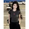 2026 Verão de Alta Qualidade para o Dia a Dia Camiseta Curta Elegante com Gola Redonda para Mulheres Slim Fit Estilo Hot Girl Puro Desejo Top Chique
