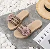 Sandálias de verão estilo étnico para mulheres, chinelos meia-lua da moda com sola rasa para mulheres, para uso ao ar livre, praia, antiderrapantes, florais, sandálias de dedo, sapatos de praia