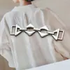 Estilo simple e individual cadena de metal geométrica sensación de alta gama conector de correa de hombro para abrigo chaqueta caja de embalaje ferretería hebilla decorativa