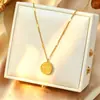 Bestseller transfronterizo: Colgante de anillo de bola de oro pequeño no descolorante de acero de titanio simple, cadena para la clavícula de lujo ligero, exquisita y versátil con eslabones grandes