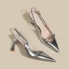 Tacones de Aguja Elegantes de Punta Fina Estilo Francés para Mujer, Nuevo Modelo Verano 2026, Correa con Remaches Negros, Impresionantes Zapatos de Tacón Alto Bajos