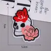 Gran Venta Procesamiento Calavera Bordado Pegatinas de Tela Estilo Punk Accesorios para Ropa Insignias Bordadas por Computadora Parches Pegatinas Accesorios de Joyería