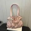 Bolsa de ombro versátil de alto valor, simples, moderna, com textura plissada, bolinhas estilosas, nova moda verão 2026
