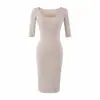 Vestido curto elegante de manga curta, estilo europeu e americano moderno, com decote quadrado baixo, que valoriza a silhueta, emagrece e é adequado como peça de base para mulheres.