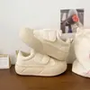 Zapatos Blancos de Leche de Suela Gruesa para Mujer, Feos y Lindos Primavera Nuevo Chic Nicho Velcro Zapatos Pan de Dedo Gordo Tenis de Estudiante