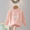 Suéter de Malha para Meninas Outono-Inverno Gola Redonda Novo Estilo Camada Interna Casaco Infantil Coelho Macio Estiloso Quente Top para Meninas
