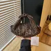 Nova Bolsa Tote Leopardada Casual Japonesa de Inverno Bolsa Transversal Feminina Versátil Simples para o Trabalho Bolsa Transversal