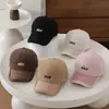 Gorra de béisbol para niños de 3 a 8 años, nuevo estilo otoño e invierno, gorra cálida de felpa para niños, gorra versátil con letras transfronteriza para niñas