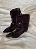 Colección de otoño/invierno 2026 estilo coreano: botines de punta fina, tacón de gatito, plisados y con volantes, botas de moda hasta la rodilla y botines para mujer