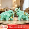 Adornos de jade de elefante un par que absorbe la fortuna entrada de sala mueble de TV estante de vino decoración del hogar regalos de inauguración de casa