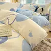 2026 Novo Conjunto de Roupa de Cama de Algodão 100% Quatro Peças Lençol de Cama Totalmente Algodão Capa de Edredom Estilo Fresco Conjunto de Roupa de Cama de Três Peças para Dormitório de Estudante