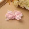 Lindas rimas infantiles color crema viento seda brillante hilo ligero lazo DIY clip lateral en el clip accesorios para el cabello accesorios para la ropa al por mayor