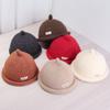 Sombrero de Propietario Tejido de Color Sólido Unisex con Estilo Coreano Ins Otoño e Invierno Simple con Letras Pequeña Etiqueta Borde Enrollado Sombrero Melón Atuendo Moderno y Cool