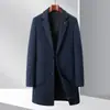 Fornecimento exclusivo transfronteiriço de novos casacos masculinos de lã para outono e inverno, de comprimento médio, com gola de terno, estilo moderno e casual