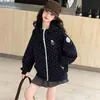 Chaqueta Elegante de Lunares para Niñas Otoño 2026 Modelo Nuevo para Niños Mayores, Cárdigan con Capucha Versátil y Elegante para Niñas, Estilo Primavera y Otoño