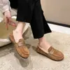 Sapatos quentinhos de algodão, com sola macia e antiderrapante, para gestantes, novo estilo inverno 2026, ajuste largo para pés grandes, design fácil de calçar, botas de neve forradas com fleece e espessadas