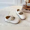 Zapatos de Cuero para Niña Pequeña 2026 Primavera/Otoño Nuevos Estilo Británico para Niños Zapatos Planos Negros para Niños Mayores Ribete de Encaje Zapatos de Princesa