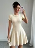 Vestido de punto corto de manga corta con cuello en V transfronterizo europeo y americano 2026 para mujer, cintura elástica ajustada ceñida, adelgazante y elegante, vestido corto de línea A