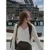 [Tela Jacquard Original] Camiseta Blanca de Manga Larga para Mujer, Estilo Coreano, Cuello Medio Abierto, Protector Solar, Top Holgado de Verano