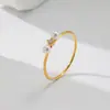 Design europeu e americano simples anel de pérola dupla luz temperamento de luxo personalidade da moda anel de aço de titânio não desbota atacado all-match