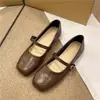 Elegantes zapatos planos de punta cuadrada, nueva colección otoño 2026, estilo Mary Jane retro francés, corte bajo, adecuados para el trabajo, zapatos de cuero para mujer