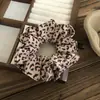 Goma de Pelo Leopard Print Estilo Perezoso ~ Cuerda para el Pelo de Bola Plisada Retro para Cola de Caballo Baja Diadema Accesorios para el Cabello Nuevo Estilo Otoño Temprano