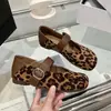 Outono 2026 Novos Sapatos Femininos Estilo Ballet Mary Jane Tamanho Grande Slip-On Rasteirinhas Número do Item