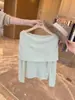 Blusa de tricô ombro a ombro feminina, novo estilo suave de outono de 2026, blusa básica macia e elegante de manga longa ombro a ombro