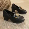 Zapatos de cuero de tacón alto estilo británico para mujer 2022 nuevos mocasines sin cordones tacón grueso plataforma hebilla triunfal