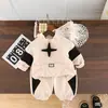 Conjunto de Roupa de Outono para Meninos 2026 Nova Moda Estiloso Casual Moletom de Manga Longa com Estrela Conjunto de Duas Peças Tendência