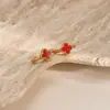 Pendientes de Acero Inoxidable con Forma de Trébol de Cuatro Hojas de Madreperla Estilo Europeo y Americano con Diamantes, Sensación de Lujo Ligero y Gama Alta, Chapado en Oro de 18 Quilates, Clips para Orejas/Accesorios para Orejas que No se Desvanecen