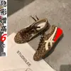 Zapatos de Entrenamiento Deportivos Casuales de Cuero Genuino Estilo Mamá Uva para Mujer, Aumentan la Altura 6cm, Zapatillas Modelo Nuevo Primavera y Otoño 2026 para Mujer